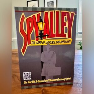 Spy Alley - Award Winning Spy and Strategy Board Game Unused Complete